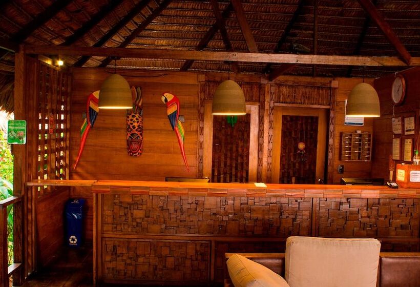 هتل On Vacation Amazon