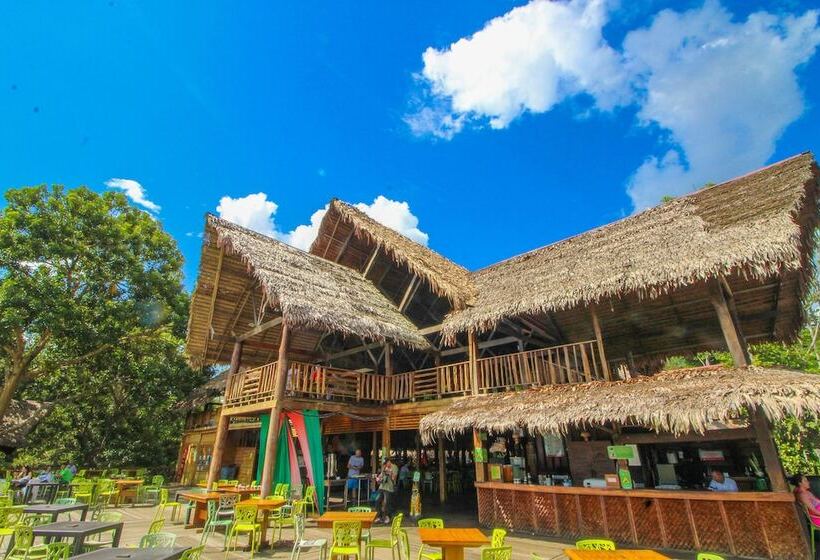 هتل On Vacation Amazon