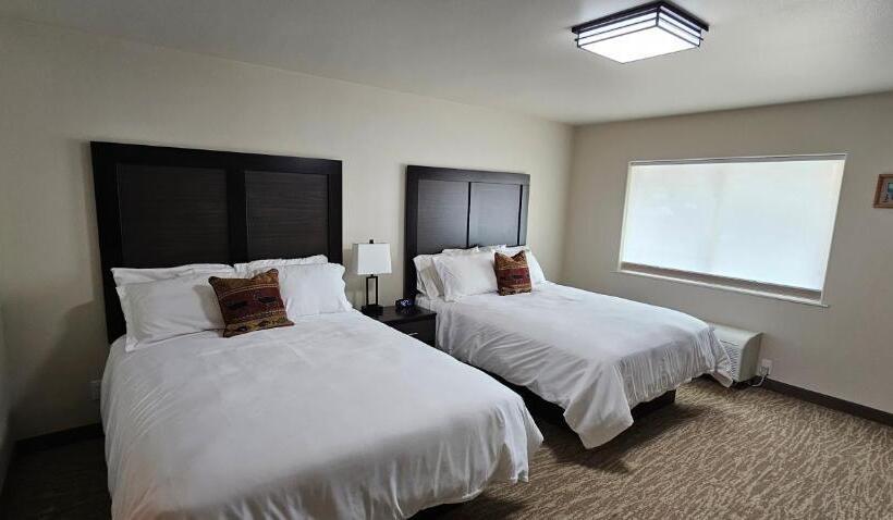 Отель Eagle River Lodge