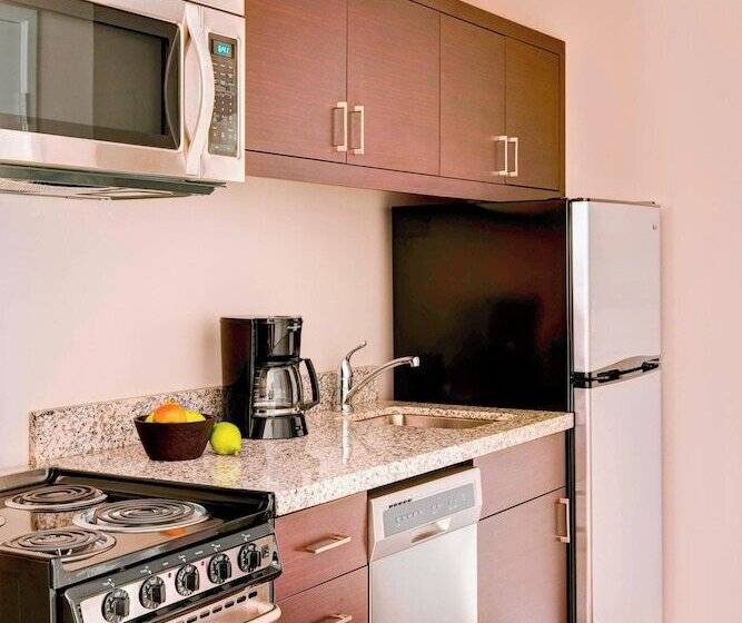 فندق Towneplace Suites By Marriott Brunswick