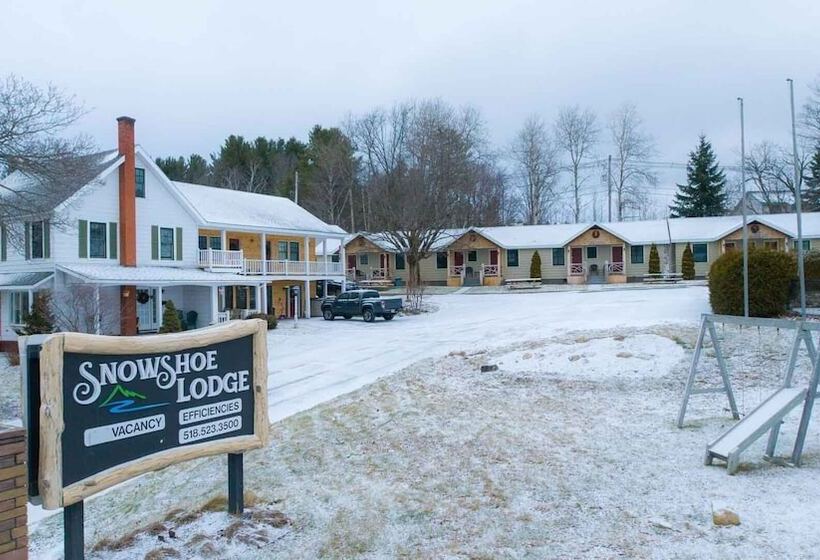 فندق على الطريق The Snowshoe Lodge
