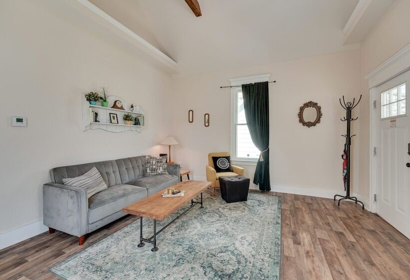 Springfield Home < 1/2 Mi To Commercial Street!