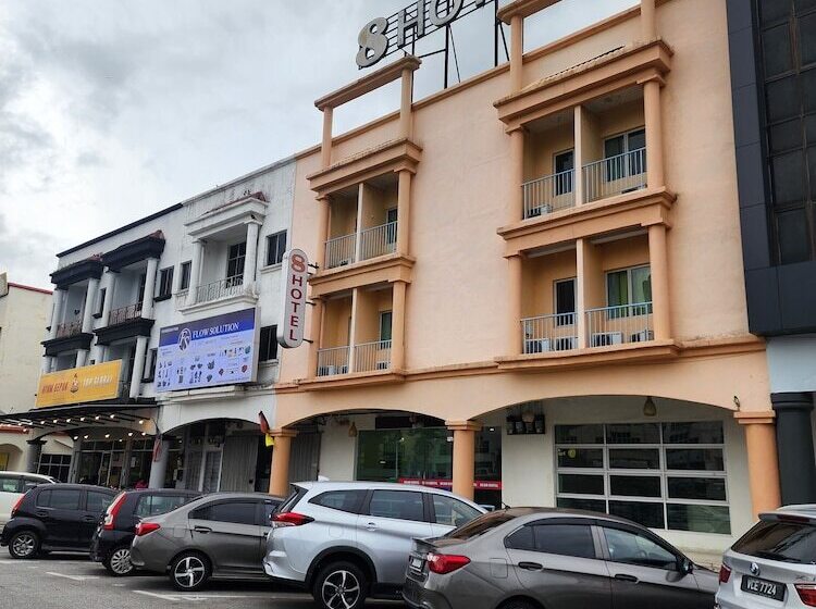 Bear Hotel At Nilai