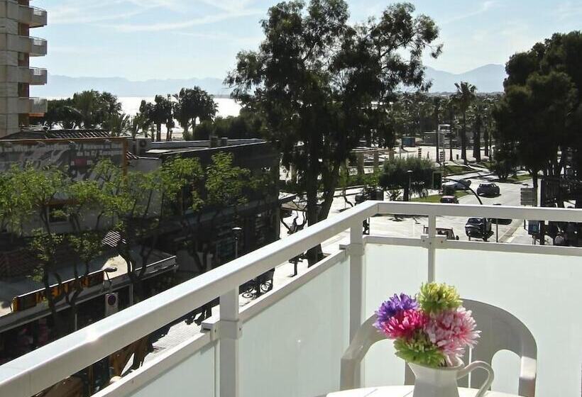 هاستل Hostal Tahiti Rs