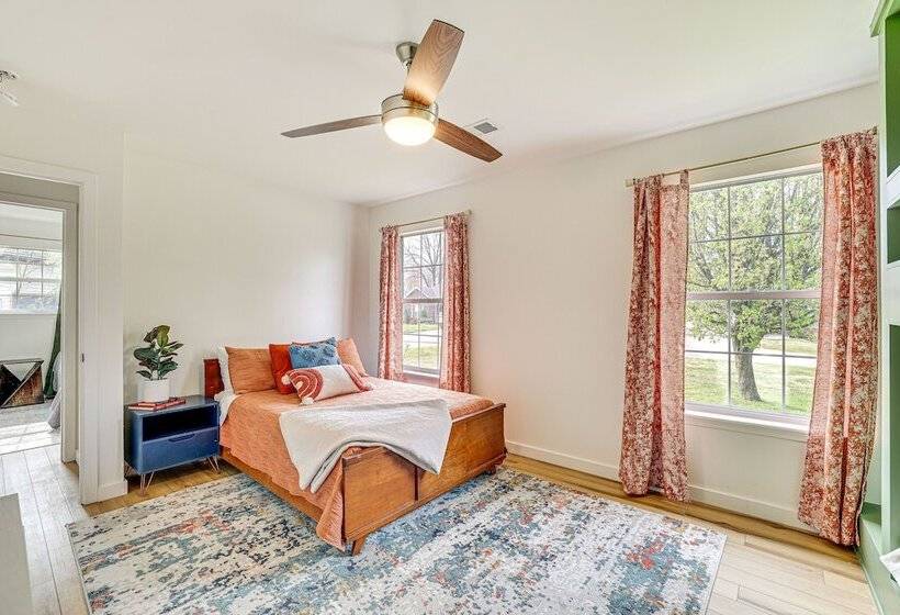 Bella Vista Home W/ On Site Back 40 Trail Access!