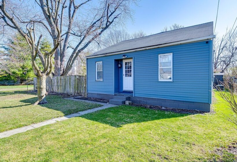 Bright Muncie Home W/ Yard ~ 2 Mi To Downtown!