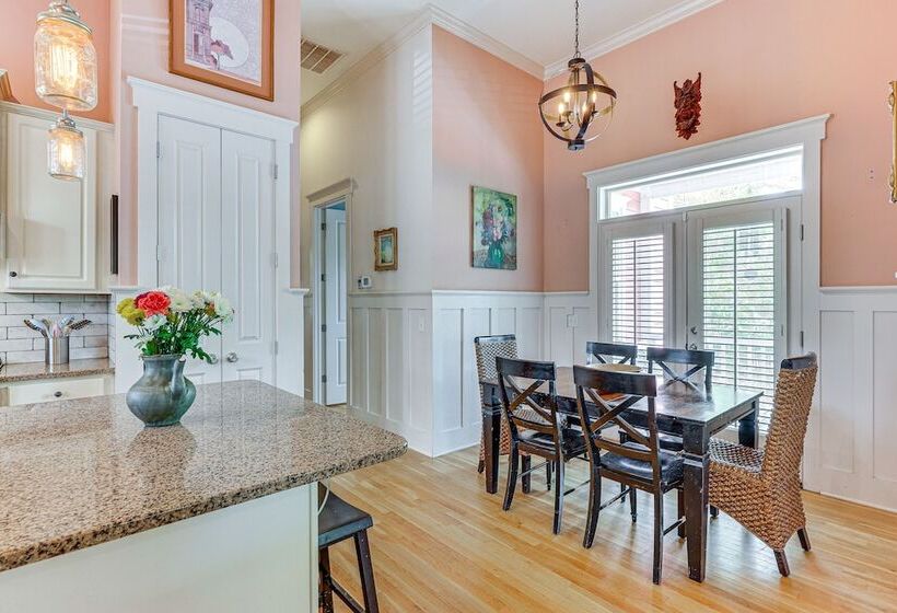 Charming Wilmington Cottage Walk To Downtown!