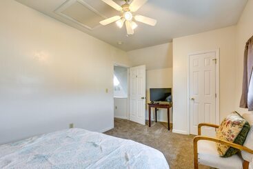 Cozy East Pittsburgh Home   7 Mi To Frick Park!
