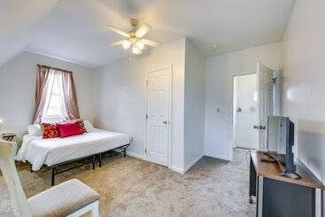 Cozy East Pittsburgh Home   7 Mi To Frick Park!