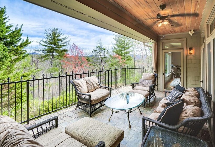 High End Helen Home: Heated Pool, Fire Pit + Views