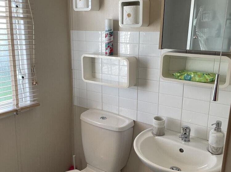 هتل Captivating 2 Bed Lodge In Great Yarmouth