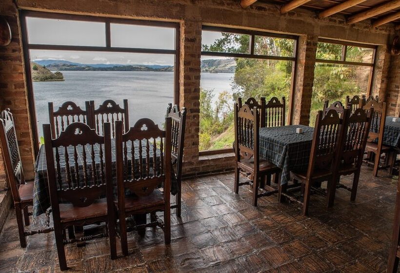 ホテル Refugio Pozo Azul