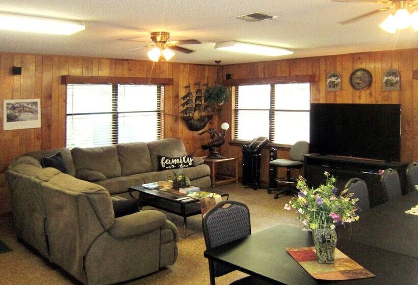 ホテル Riverside Lodge Resort