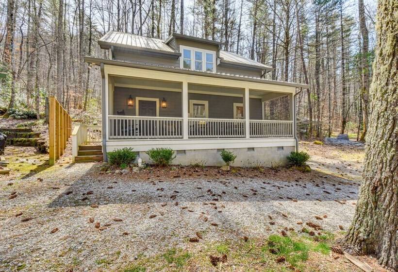 Bright Highlands Retreat Near Waterfalls & Trails