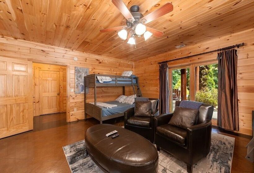Legend Crest Lodge