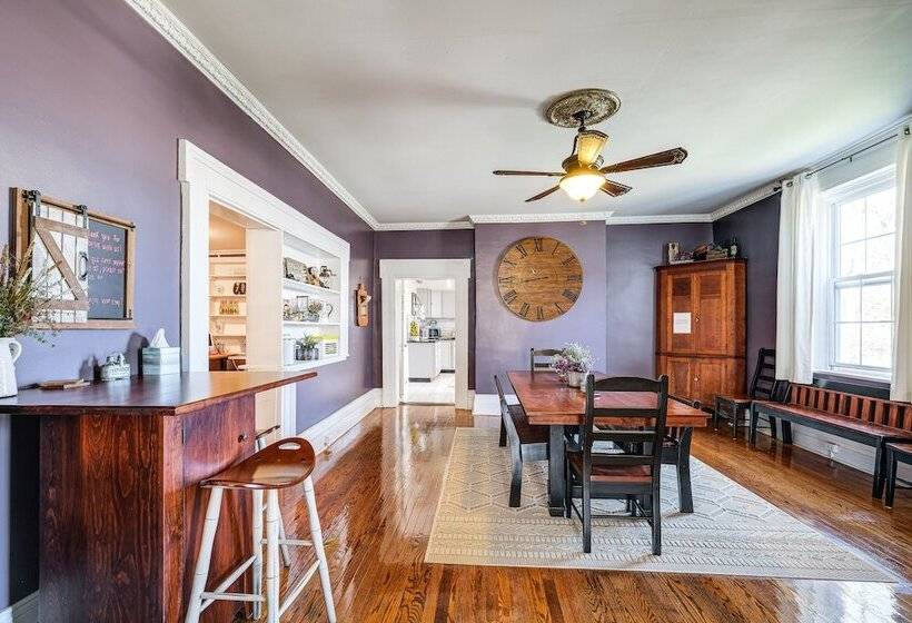 Luxe Virginia Historical Estate W/ Charcoal Grill!