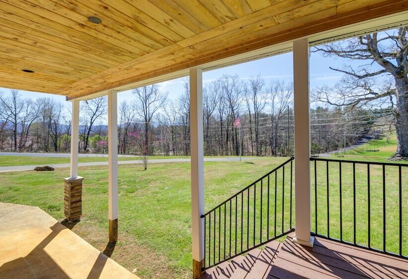 Private Hot Tub & Mountain View: Newport Home