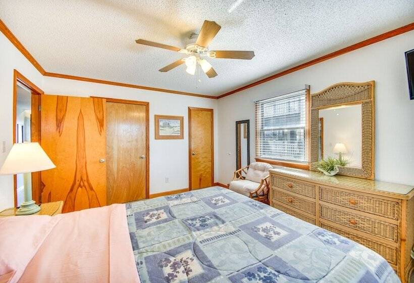 Pet Friendly Outer Banks Home   1 Block To Beach!