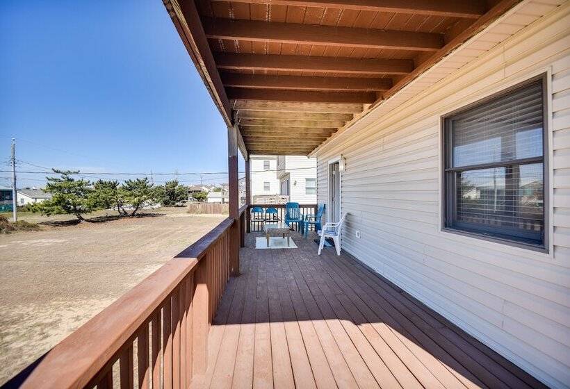 Pet Friendly Outer Banks Home   1 Block To Beach!
