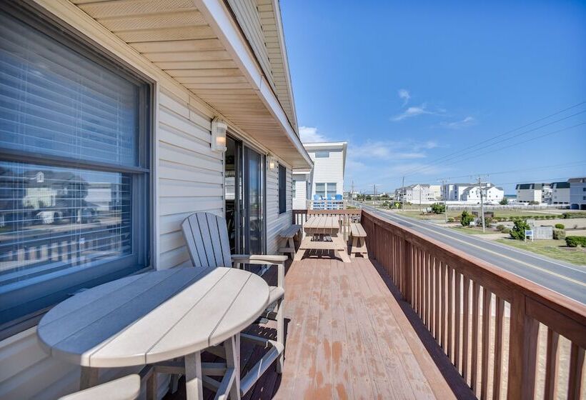 Pet Friendly Outer Banks Home   1 Block To Beach!