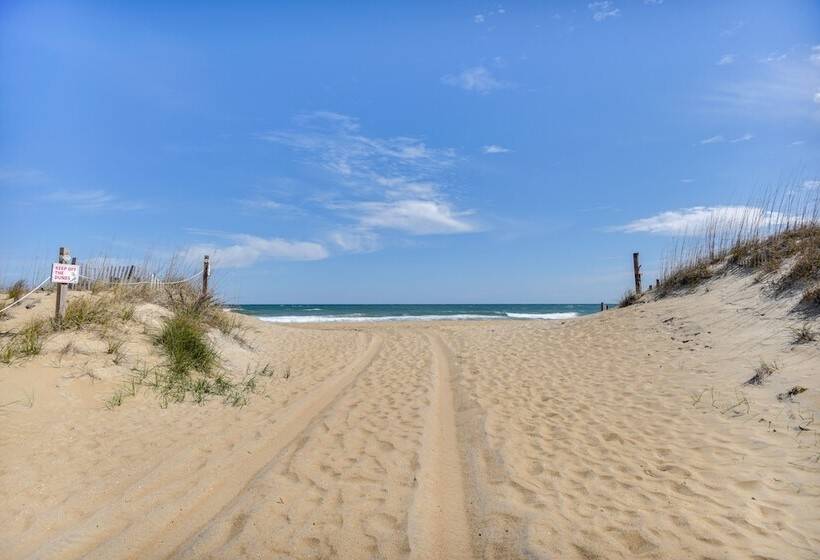 Pet Friendly Outer Banks Home   1 Block To Beach!