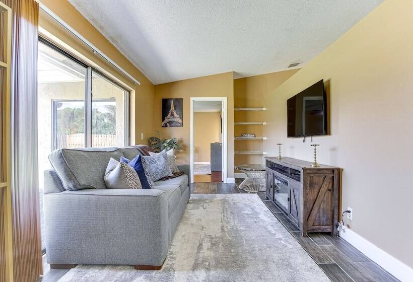 Near Beaches: Pet Friendly Sunrise Escape W/ Patio