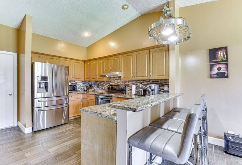 Near Beaches: Pet Friendly Sunrise Escape W/ Patio