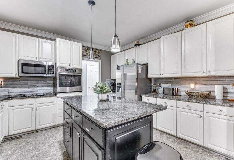 Powder Springs Home W/ Game Room & Community Pool!