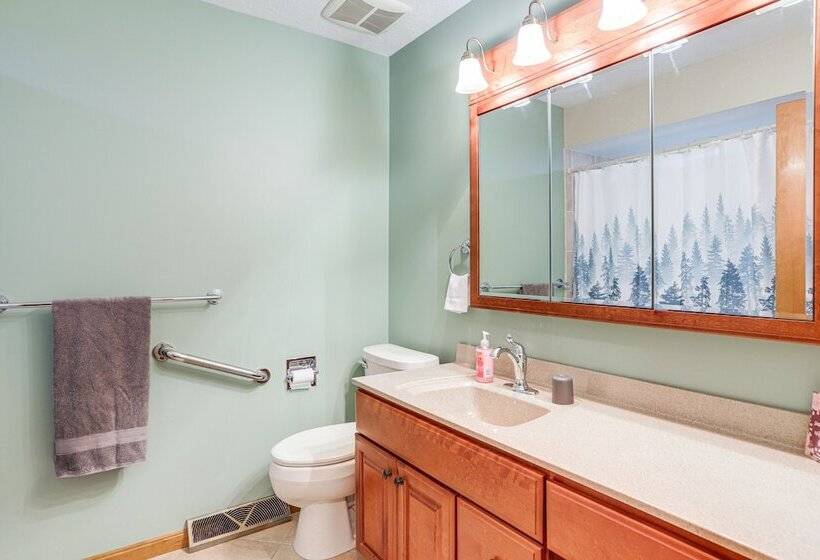 Quiet Greenwich Home W/ Pool + Screened Porch!