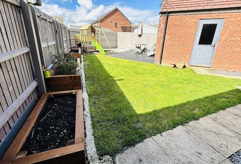 Резиденция Fantastic, Pet Friendly 3 Bedroom House In Bedford