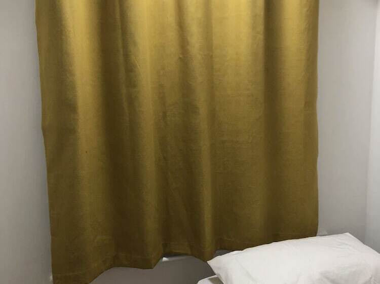 إقامة Golden Villa   Charming 3 Bed House In Uxbridge