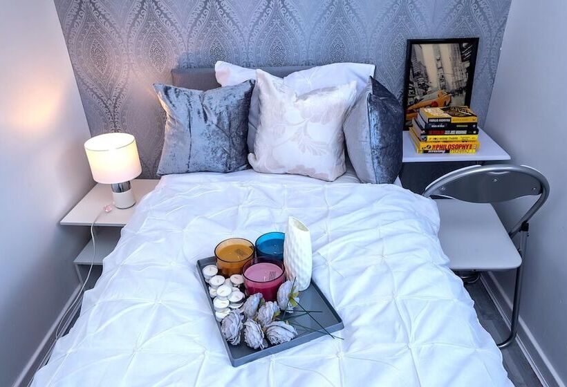 اقامتگاه I Love London! A Stunning 2 Bed Home Sleeps 1 3!