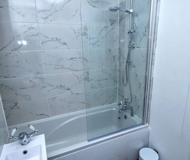 اقامتگاه I Love London! A Stunning 2 Bed Home Sleeps 1 3!