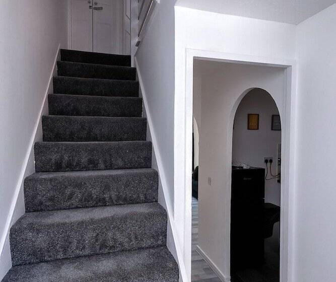 اقامتگاه I Love London! A Stunning 2 Bed Home Sleeps 1 3!