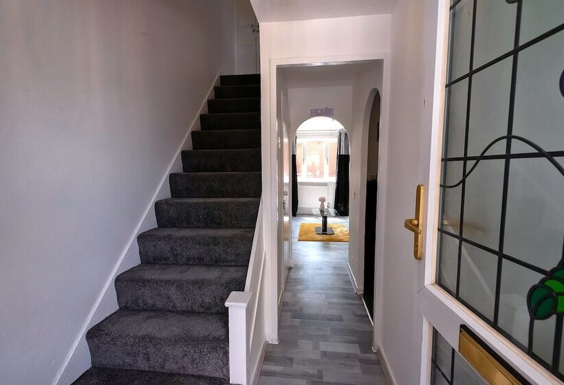 اقامتگاه I Love London! A Stunning 2 Bed Home Sleeps 1 3!
