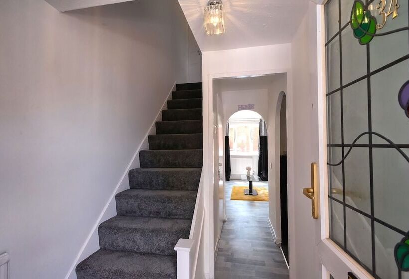 اقامتگاه I Love London! A Stunning 2 Bed Home Sleeps 1 3!