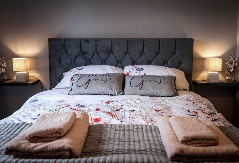 דירת נופש Immaculate 3 Bed House In Newcastle