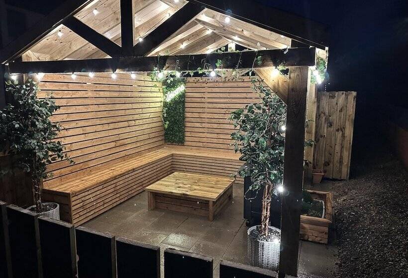 דירת נופש Immaculate 3 Bed House In Newcastle
