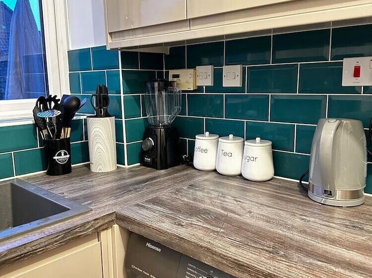 اقامتگاه Luxurious 2 Bed House In Dartford