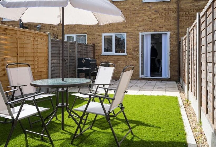 اقامتگاه Luxurious 2 Bed House In Dartford