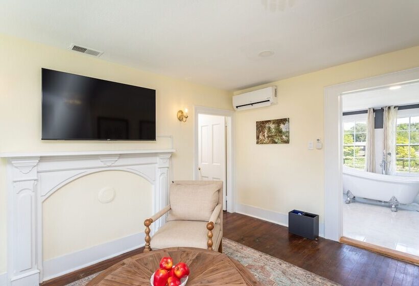 Sojourn At The Legacy Inn