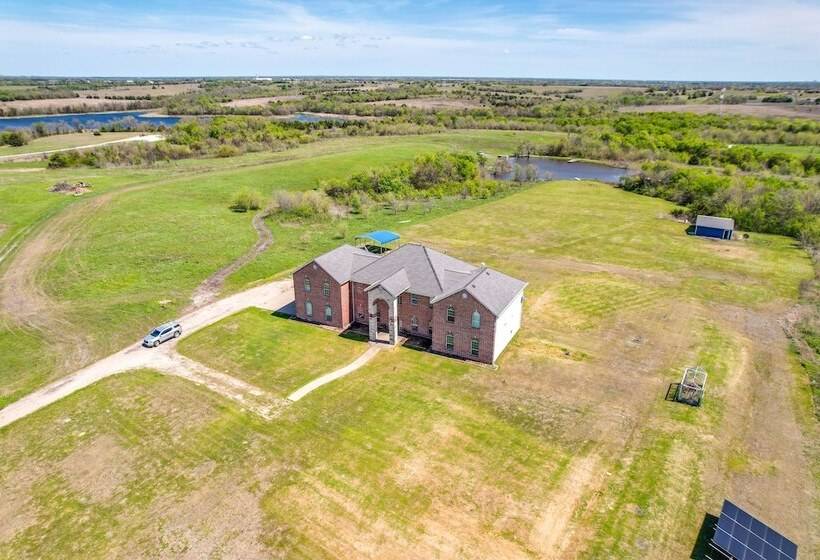 Spacious Farmersville Home W/ Game Room & Fire Pit