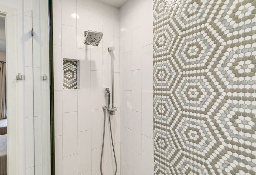 Spacious Houston Home W/ Pool   Near The Galleria!