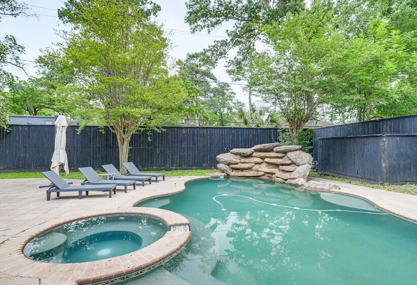 Spacious Houston Home W/ Pool   Near The Galleria!