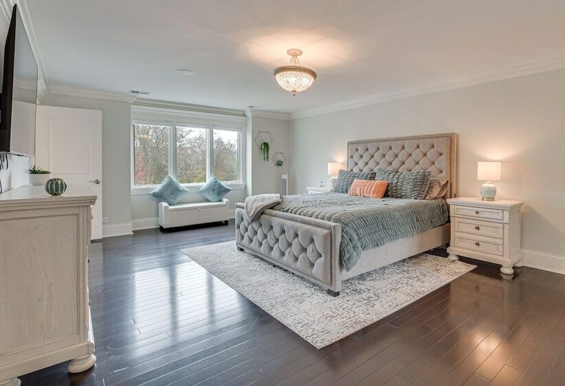 Spacious Inverness Home ~ 36 Mi To Chicago!