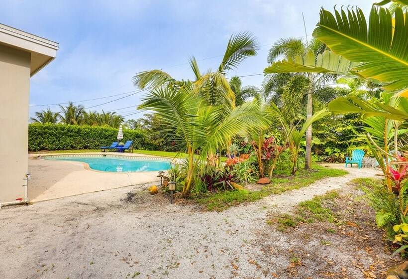 Spacious Palm City Home W/ Private Pool Near Golf
