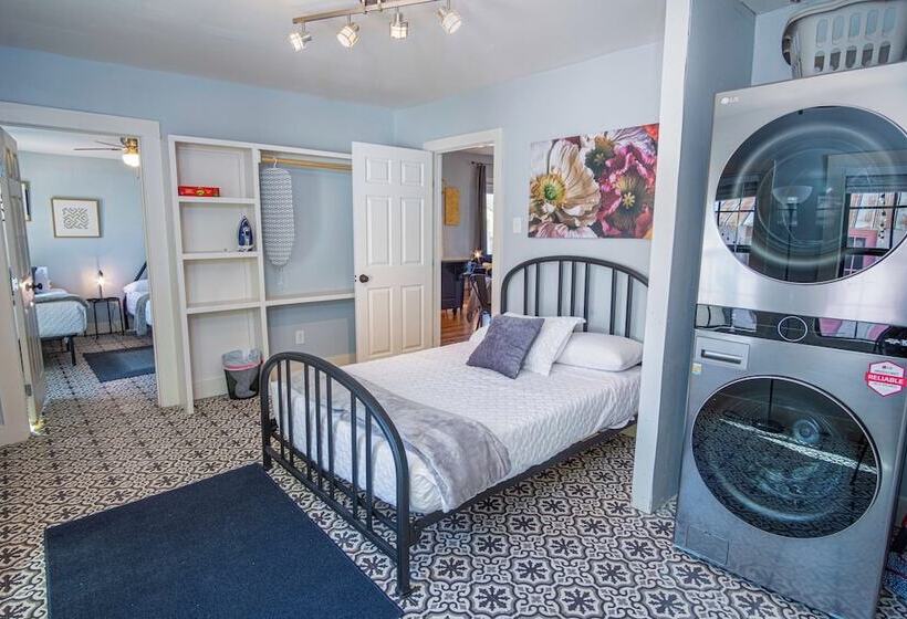 Stunning 3br/2ba Haven In Downtown S Heart