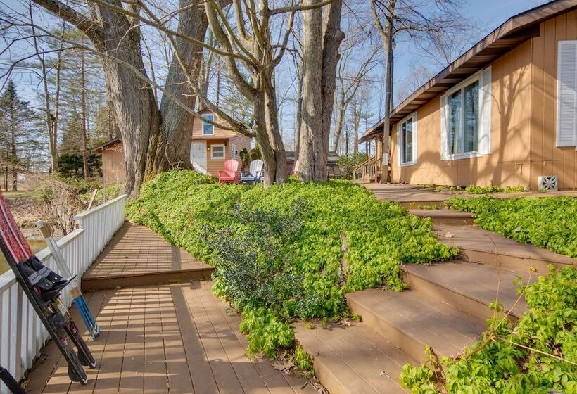 Waterfront Cottage Dock & Chautauqua Lake Access