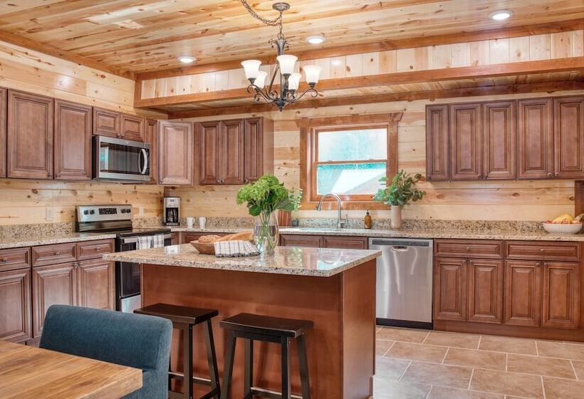 Bluestem By Avantstay Incredible Views W/ Large Balcony & Indoor Pool!