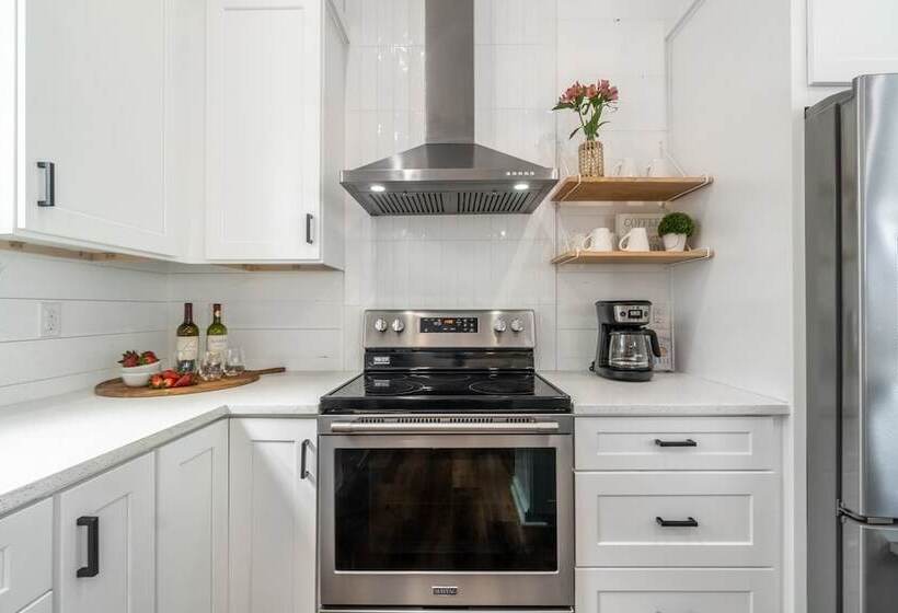 Bottlenose By Avantstay Walk To Miramar Beach